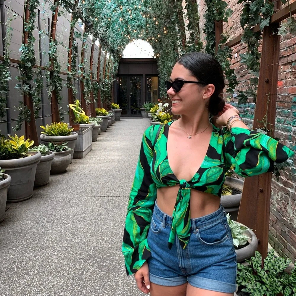 long sleeved crop top - Picture 2 of 3